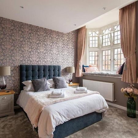 The Most Central Apartment In Canterbury Stunning Interiors, Fully Equipped, City Views And Free Wifi! المظهر الخارجي الصورة