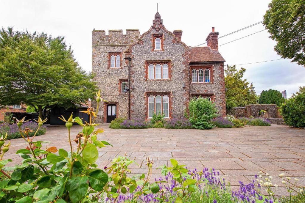 The Most Central Apartment In Canterbury Stunning Interiors, Fully Equipped, City Views And Free Wifi! المظهر الخارجي الصورة