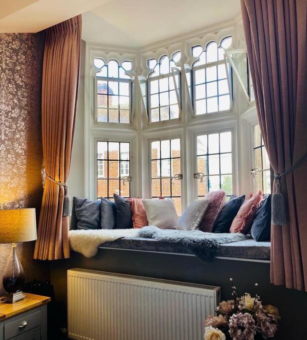 The Most Central Apartment In Canterbury Stunning Interiors, Fully Equipped, City Views And Free Wifi! المظهر الخارجي الصورة