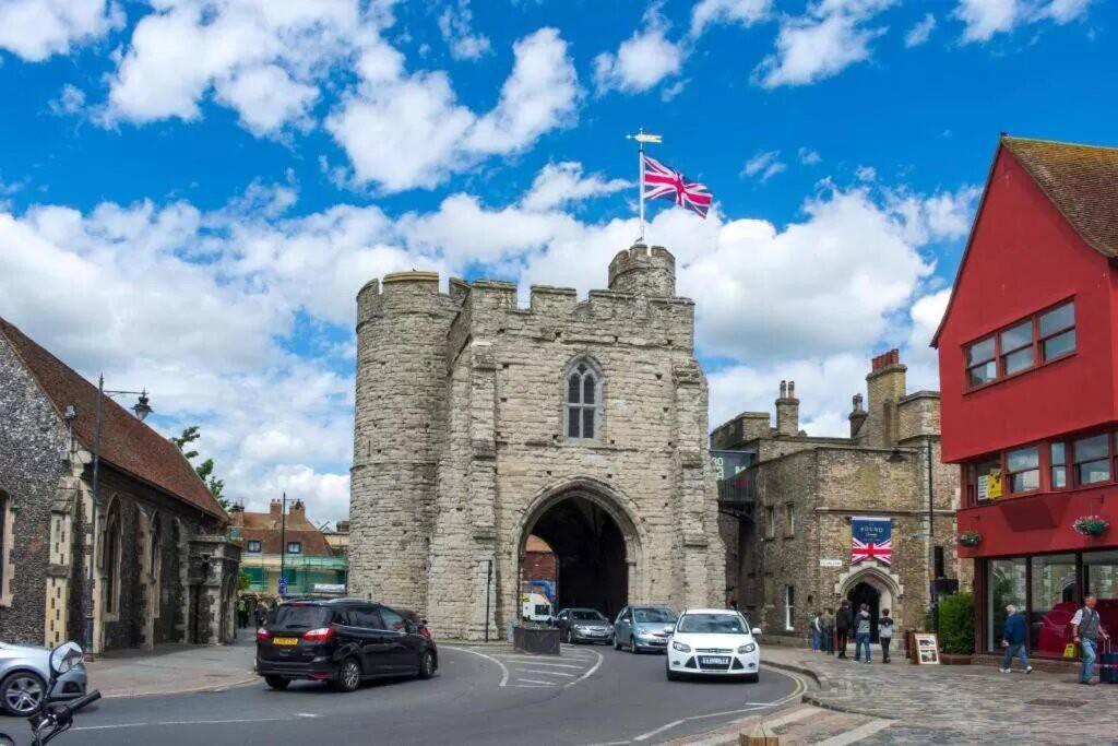 The Most Central Apartment In Canterbury Stunning Interiors, Fully Equipped, City Views And Free Wifi! المظهر الخارجي الصورة