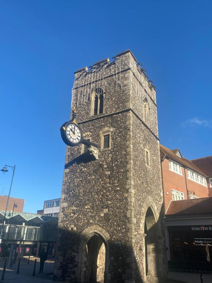 The Most Central Apartment In Canterbury Stunning Interiors, Fully Equipped, City Views And Free Wifi! المظهر الخارجي الصورة