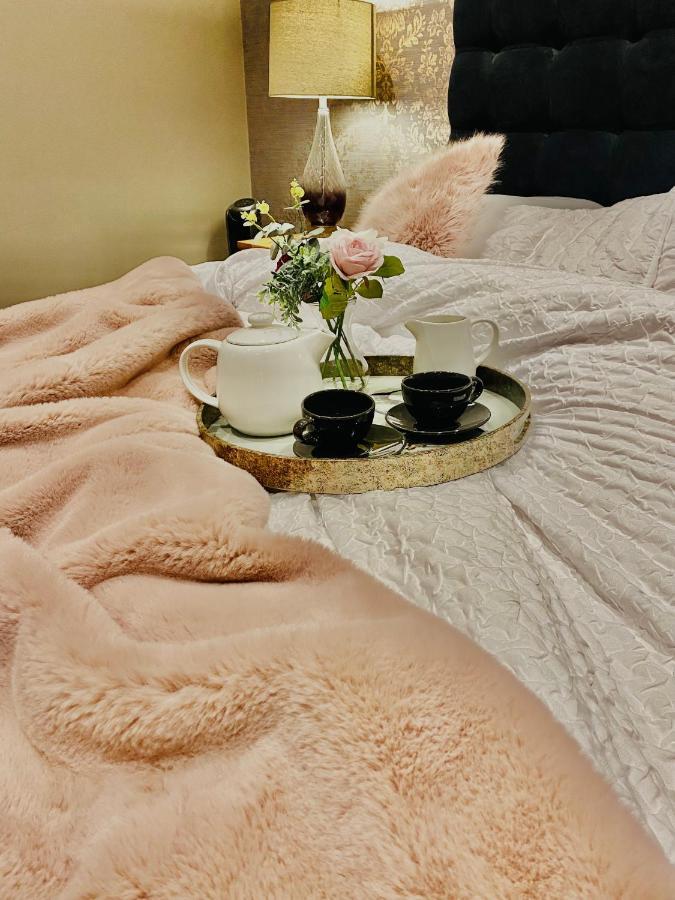 The Most Central Apartment In Canterbury Stunning Interiors, Fully Equipped, City Views And Free Wifi! المظهر الخارجي الصورة