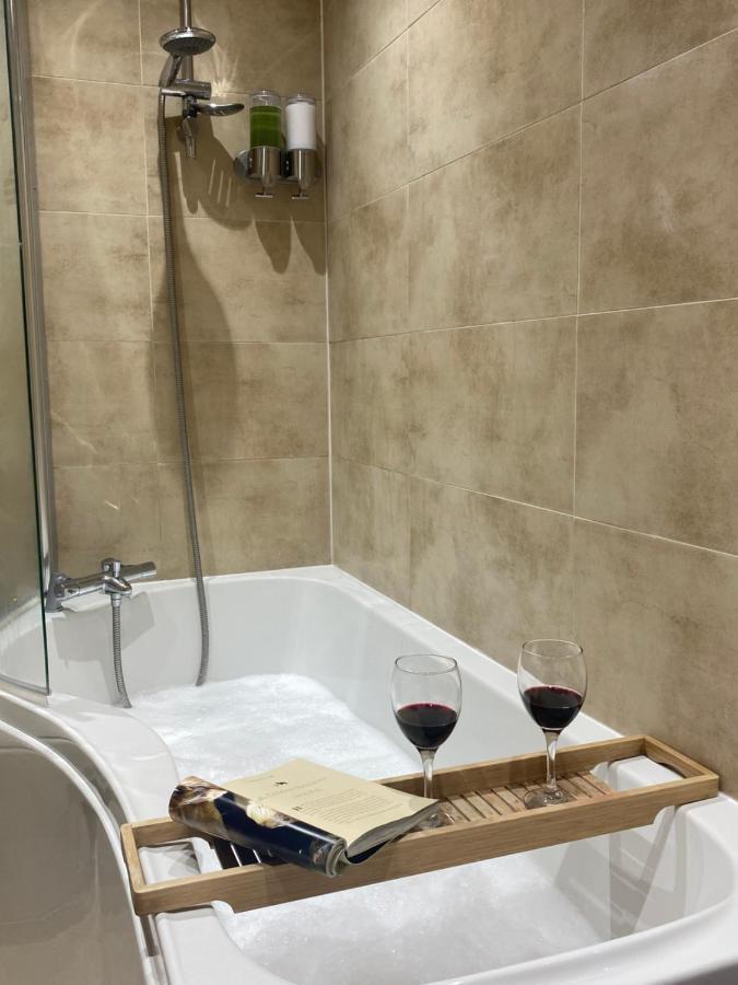 The Most Central Apartment In Canterbury Stunning Interiors, Fully Equipped, City Views And Free Wifi! المظهر الخارجي الصورة
