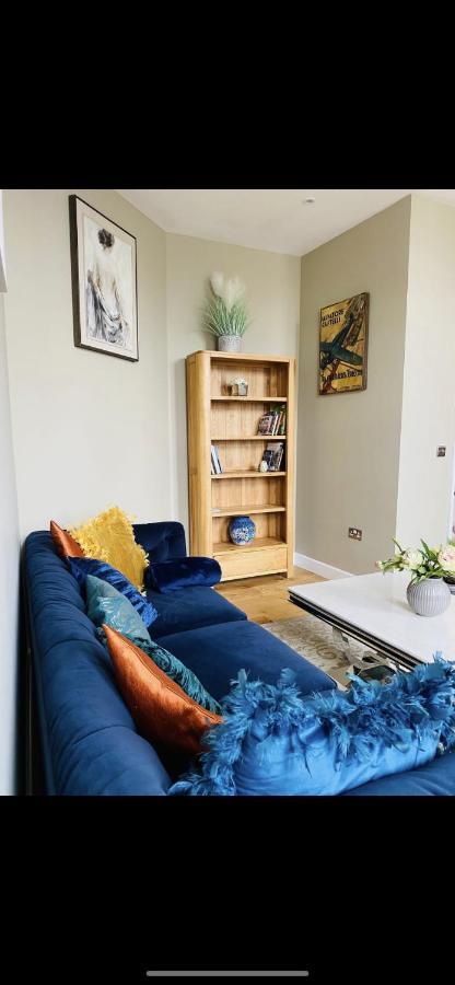 The Most Central Apartment In Canterbury Stunning Interiors, Fully Equipped, City Views And Free Wifi! المظهر الخارجي الصورة